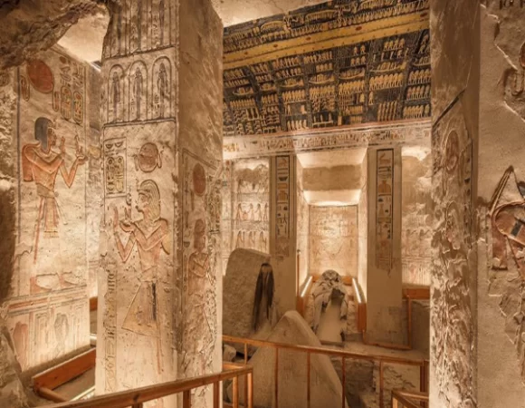 “1 Luxor Day Tour East & West Bank: Explore Karnak, Luxor & Valley of the Kings”