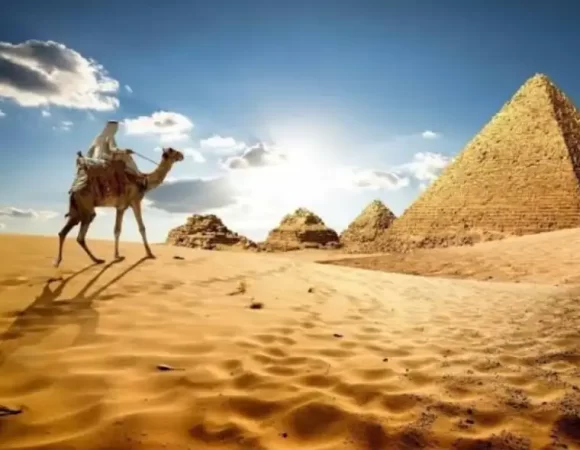 "Top 1 Cairo Day Tour: Discover Giza Pyramids, Memphis, Dahshur & Saqqara Treasures"